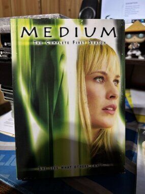MEDIUM-THE COMPLETE FIRST SEASON ON 5 DVD-PATRICIA ARQUETTE